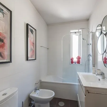 Guestready - Silver Engine Balcony Apartment *